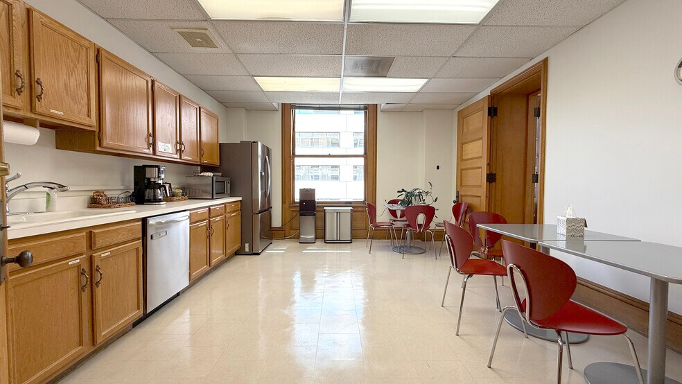More Photos Of 730 17th St, Denver Office For Sale