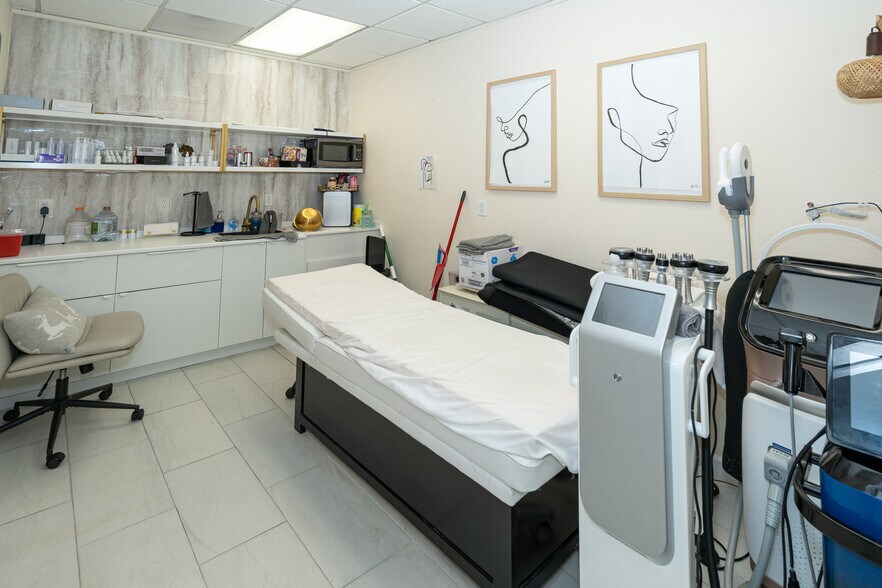 More Photos Of 24 Professional Center Pky, San Rafael Medical For Sale