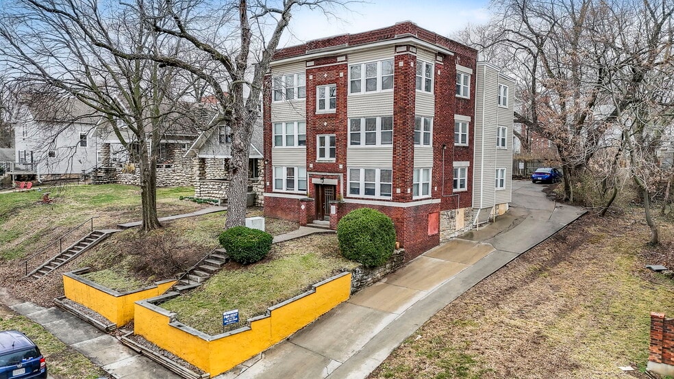 More Photos Of 4226-4228 Locust St, Kansas City Apartments For Sale