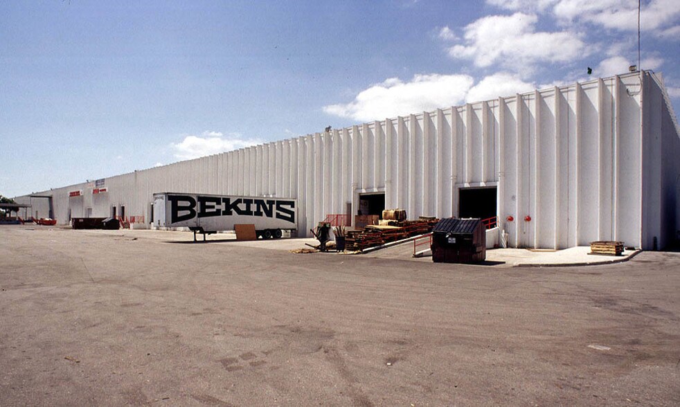 More Photos Of 5300 N Powerline Rd, Fort Lauderdale Warehouse For Lease