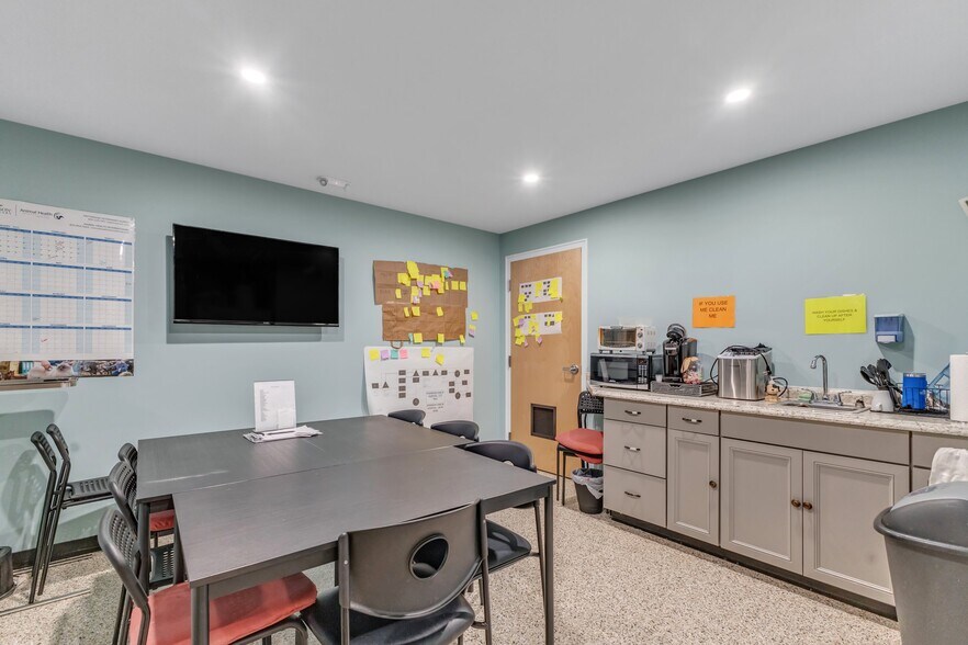 More Photos Of 141 E Main St, Youngsville Medical For Sale