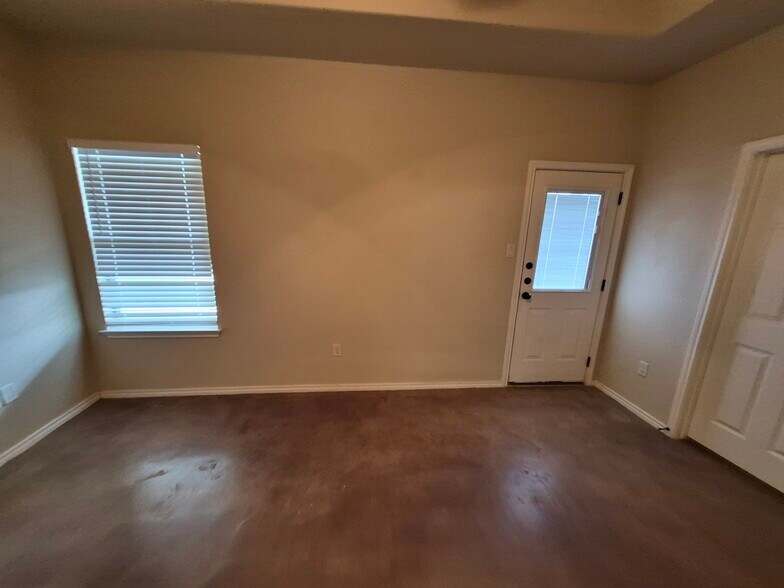 More Photos Of 698 Saengerhalle Rd, New Braunfels Apartments For Sale