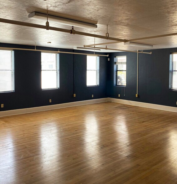 More Photos Of 19 SW 2nd St, Gainesville Office For Lease