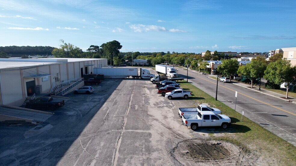 More Photos Of 1131 Shine Ave, Myrtle Beach Warehouse For Lease