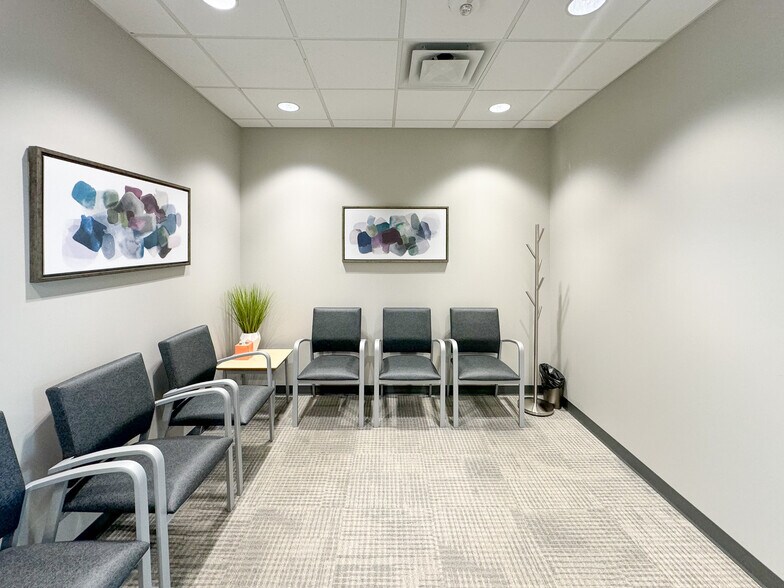 More Photos Of 1021 Darrington Dr, Cary Medical For Lease