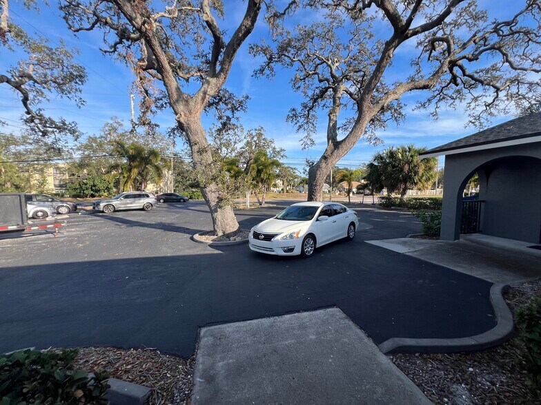 More Photos Of 11520 Oakhurst Rd, Largo Medical For Lease