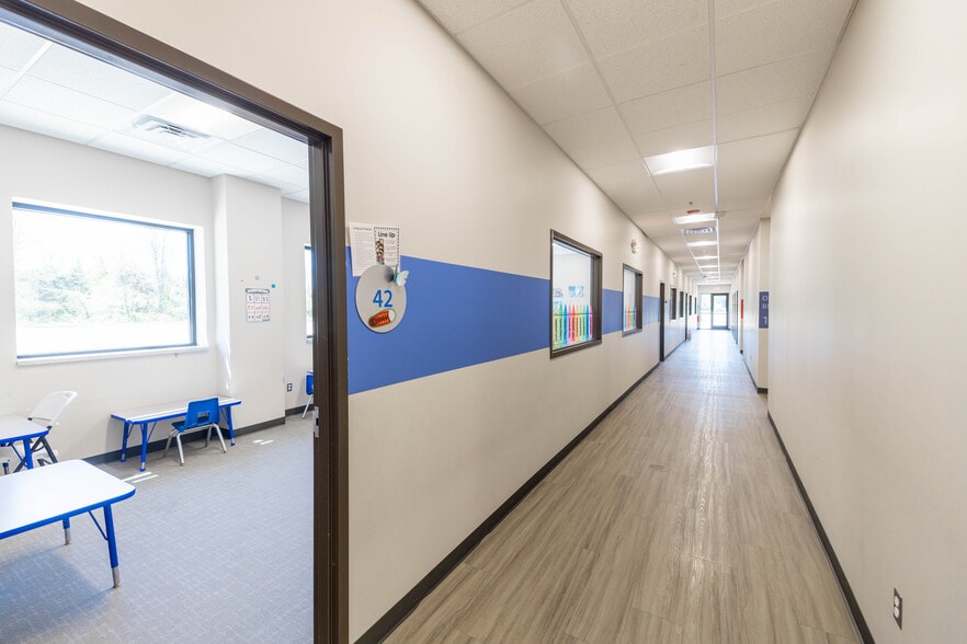 More Photos Of 7030 Whitmore Lake Rd, Brighton Warehouse For Sale