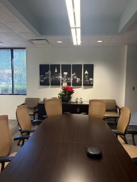 More Photos Of 2126 Defoors Ferry Rd NW, Atlanta Office For Lease