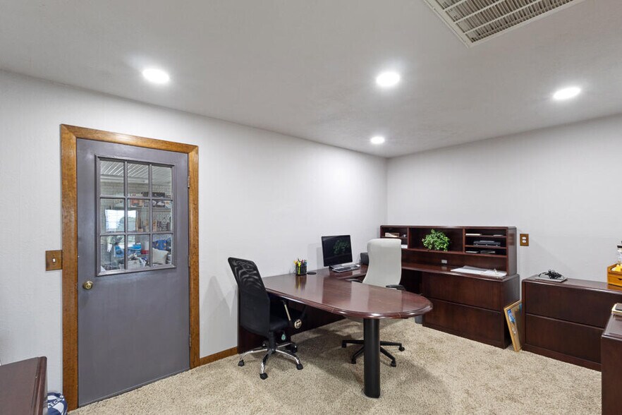 More Photos Of 19824 State Highway 112, Cassville Apartments For Sale
