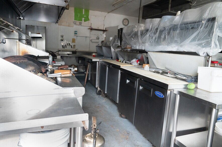 More Photos Of 3616 W Paxton Ave, Tampa Restaurant For Sale