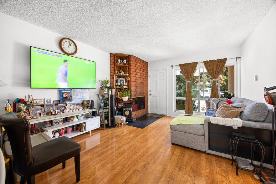 More Photos Of 1513-1515 Colorado Blvd, Los Angeles Apartments For Sale