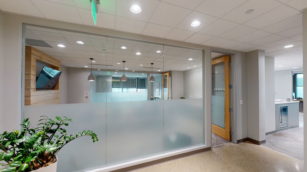 Photo of 19th Floor Ste SPEC 1975