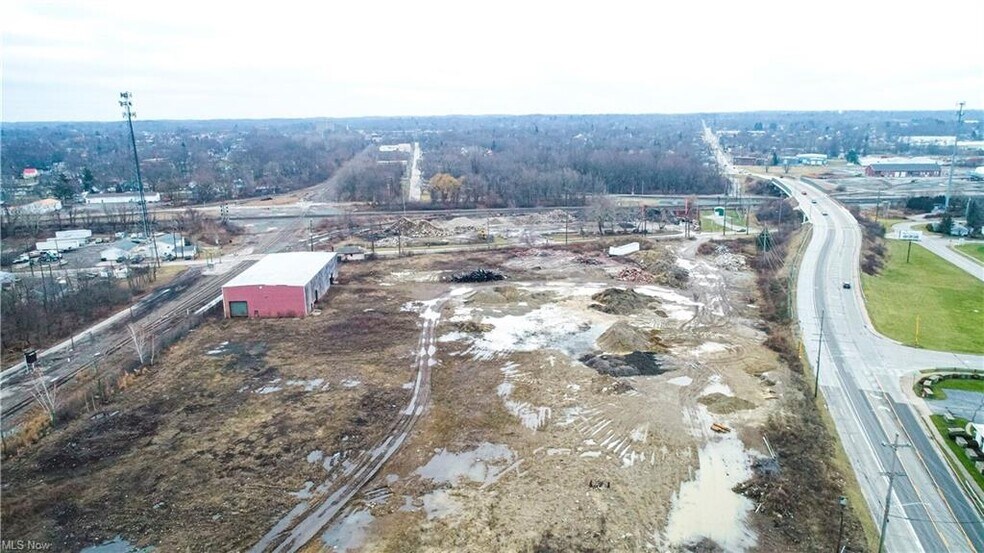 More Photos Of 1015 30th St, Ashtabula Distribution For Sale