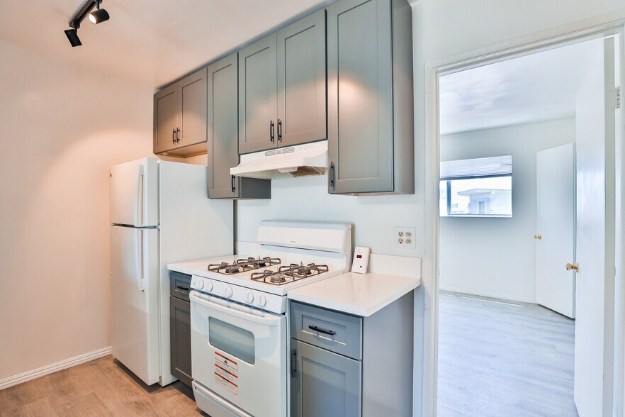 More Photos Of 4037 Winona Ave, San Diego Apartments For Sale