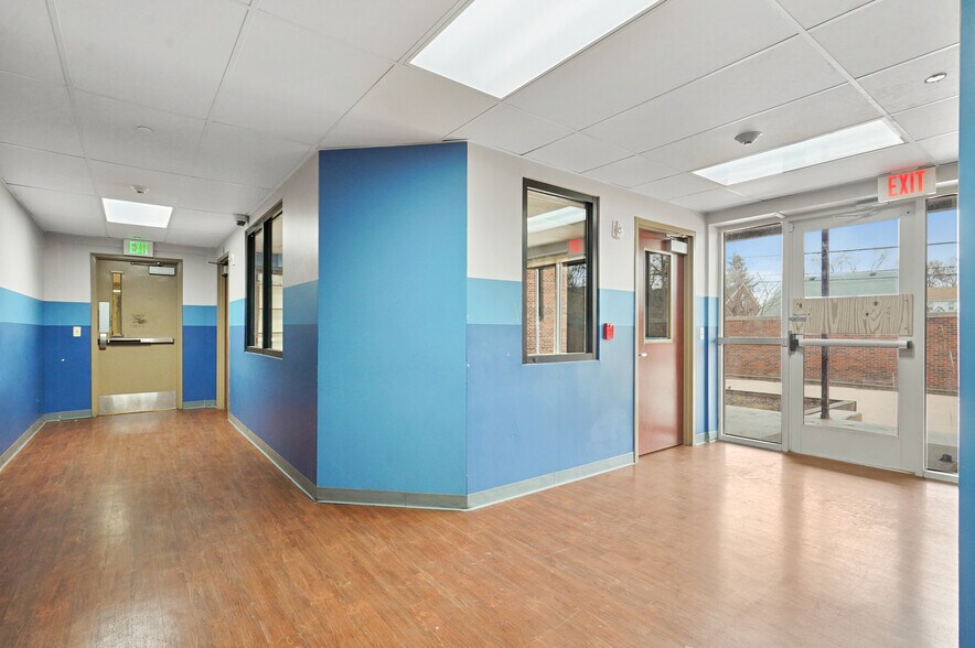 More Photos Of 15255 Mayfield St, Detroit Shelter For Sale