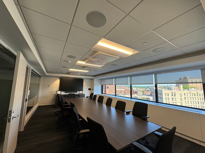 More Photos Of 1441 Main St, Springfield Office For Lease