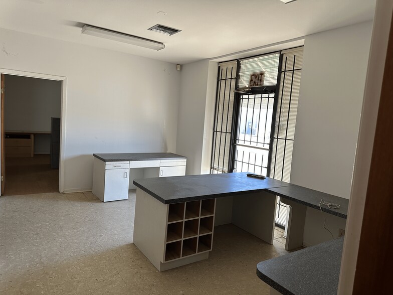 More Photos Of 12910 Mula Ln, Stafford Warehouse For Lease