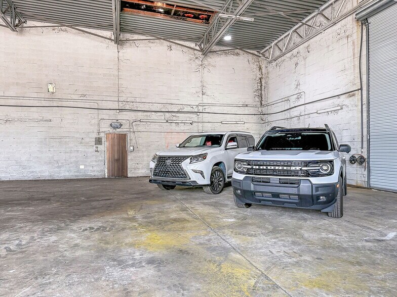 More Photos Of 5524 Independence Ct, Punta Gorda Warehouse For Sale