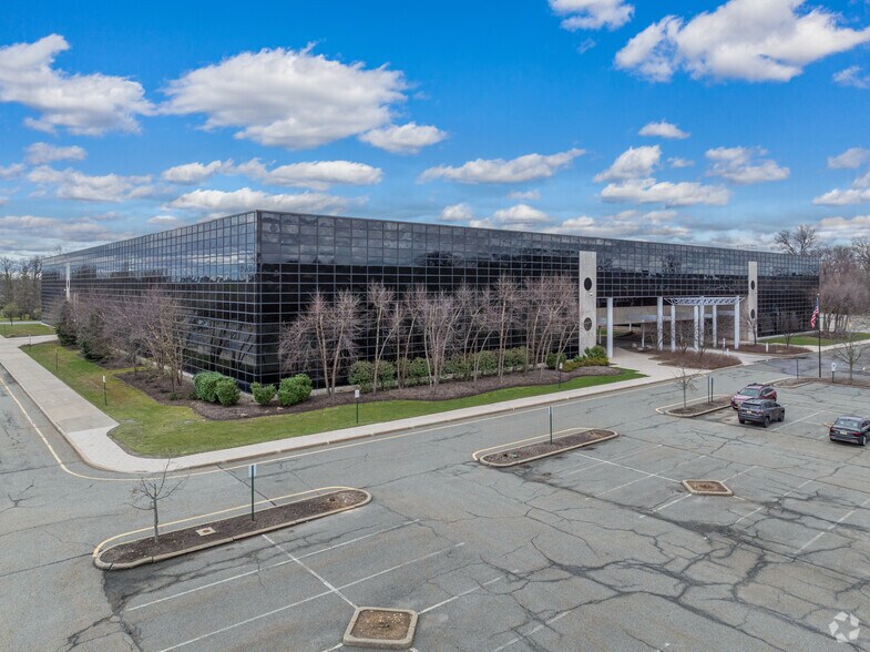 Primary Photo Of 5 Wood Hollow Rd, Parsippany Office For Lease
