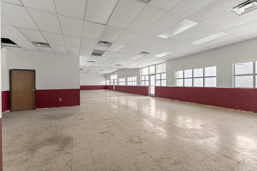 More Photos Of 2300 S Schaefer Hwy, Detroit Storefront For Sale