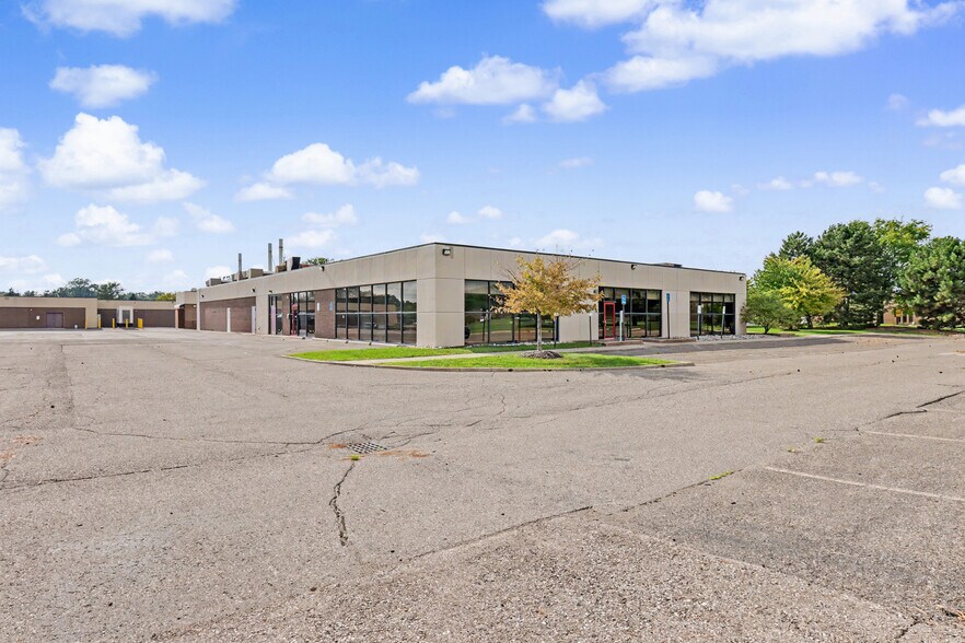 More Photos Of 15201 Mercantile Dr, Dearborn Light Manufacturing For Sale