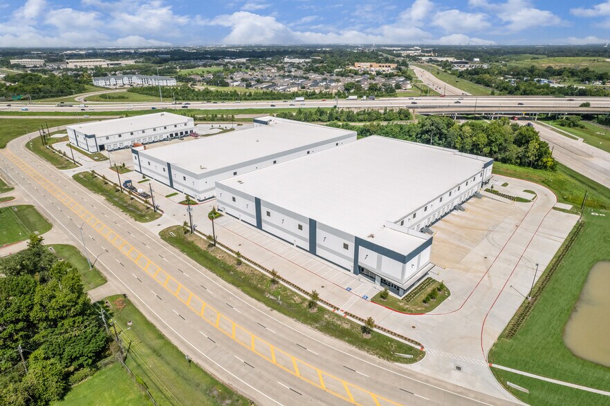 More Photos Of 13415 Conklin Ln, Houston Unknown For Lease