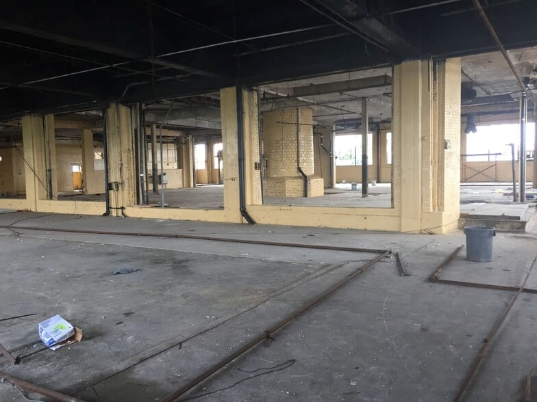 More Photos Of 2427-2435 W York St, Philadelphia Manufacturing For Sale