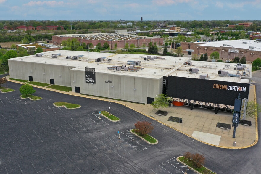 More Photos Of 210 W 87th St, Chicago Movie Theatre For Lease