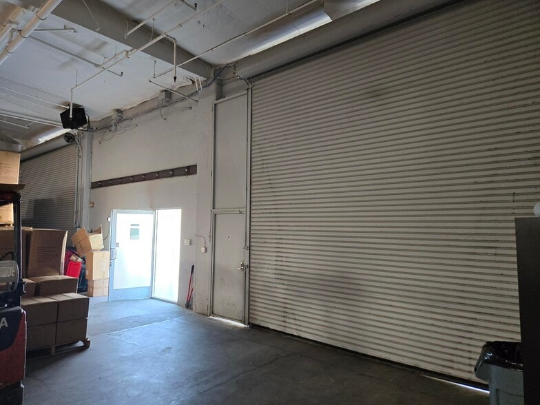 More Photos Of 4226 Valley Fair St, Simi Valley Manufacturing For Sale
