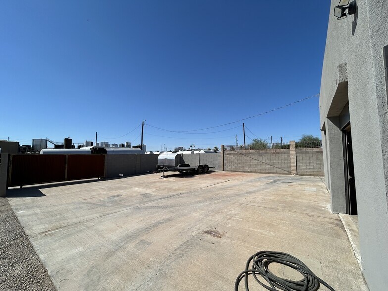 More Photos Of 218 W 3rd Ave, Mesa Warehouse For Lease