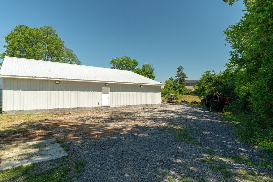 More Photos Of 2005 Boyds Creek Hwy, Sevierville Warehouse For Sale