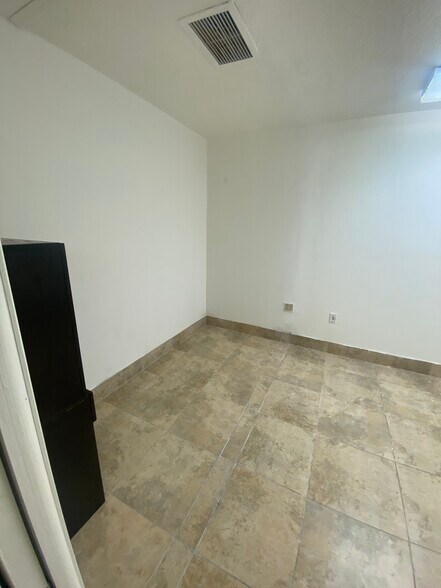 More Photos Of 3080 W Flagler St, Miami Medical For Sale