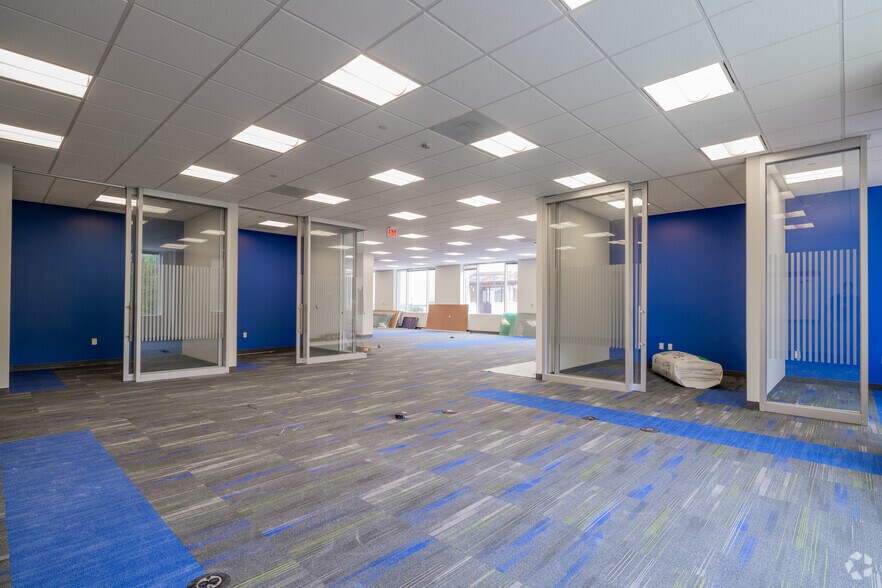 More Photos Of 18615 Tuscany Stone, San Antonio Office For Lease