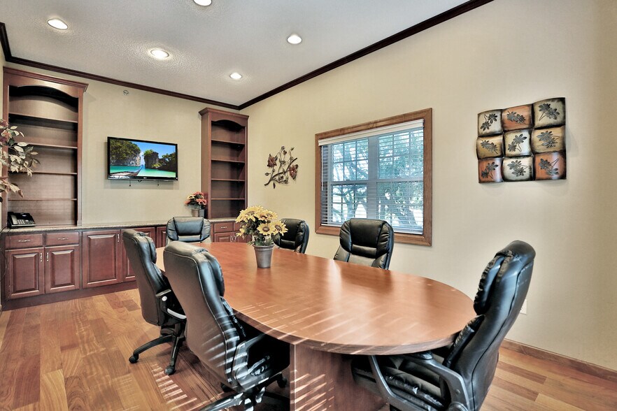 More Photos Of 2191-2195 Northdale Blvd NW, Coon Rapids Office For Sale