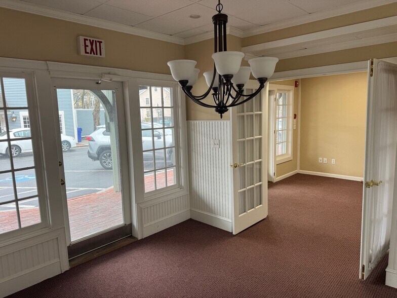 More Photos Of 45 Walden St, Concord Office For Lease