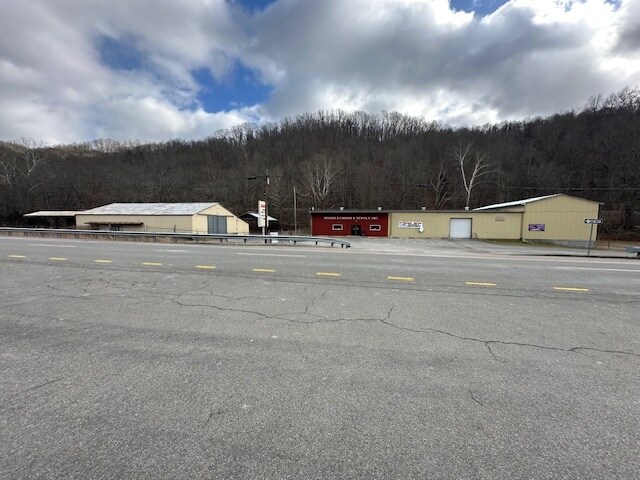 More Photos Of 43550 Veterans Memorial Hwy, Pennington Gap Freestanding For Sale