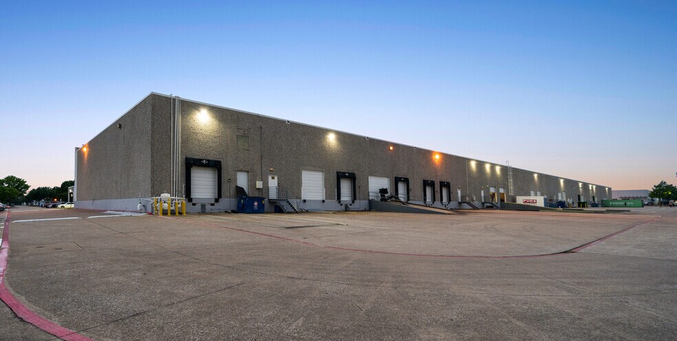 More Photos Of 2553 Summit Ave, Plano Unknown For Lease