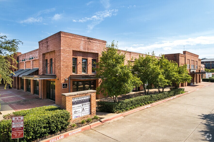 More Photos Of 611 S Main St, Grapevine Office For Lease