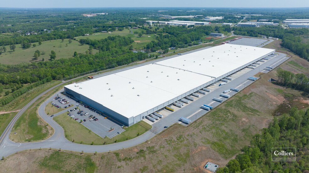 More Photos Of 578 Robinson Rd, Greer Distribution For Lease