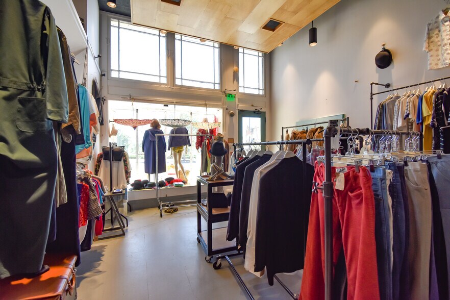 More Photos Of 2104 18th St NW, Washington Storefront Retail Residential For Lease