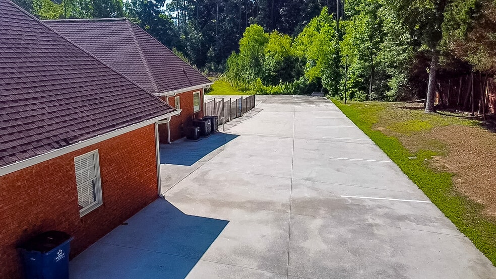 More Photos Of 2100 Gravel Springs Rd, Buford Medical For Sale