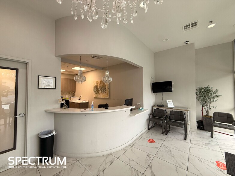 More Photos Of 25802 Hemingway Ave, Stevenson Ranch Freestanding For Lease