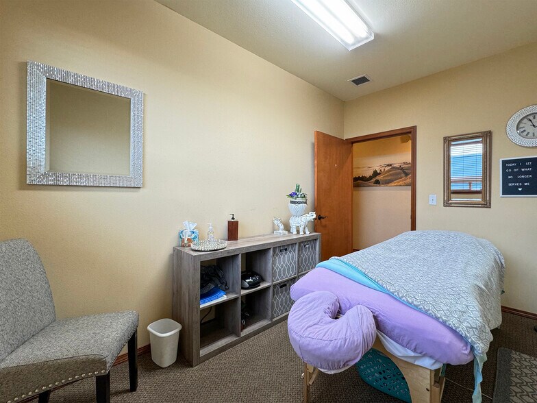 More Photos Of 534 N 5th Ave, Sequim Medical For Sale