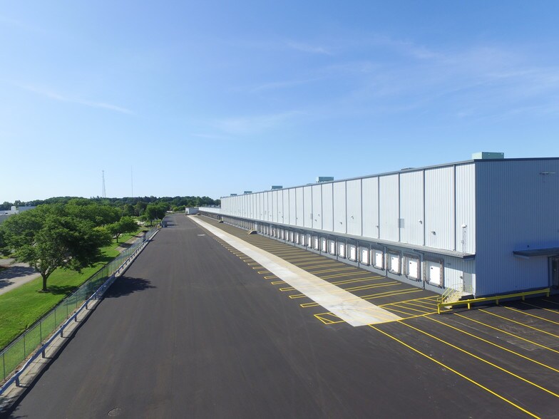 More Photos Of 4650 Shepherd Trl, Rockford Warehouse For Lease