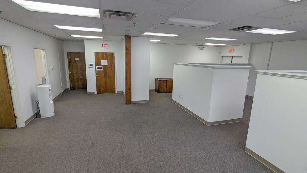 More Photos Of 1795 Boston Post Rd, Guilford Office For Lease