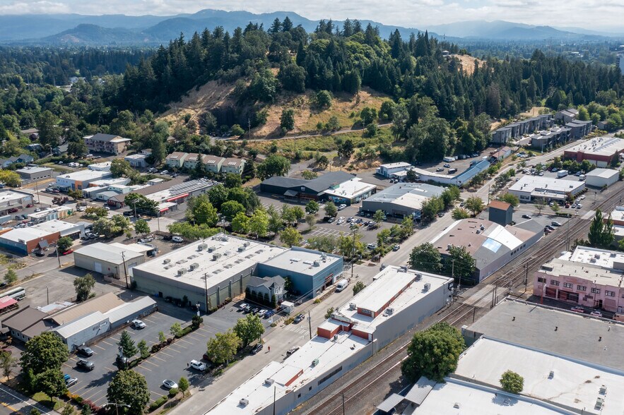 More Photos Of 306 W Lawrence St, Eugene Storefront Retail Office For Sale