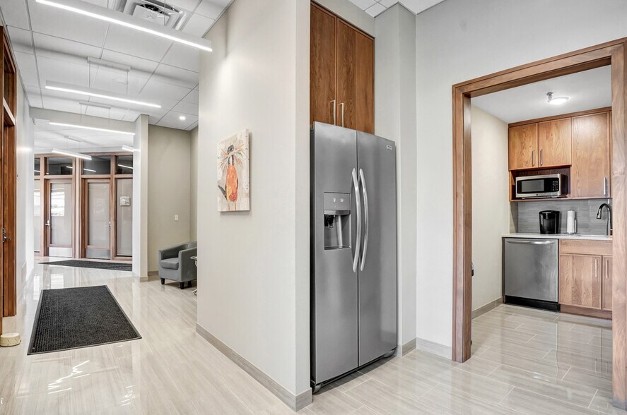 More Photos Of 1710 E 12 Mile Rd, Royal Oak Coworking Space