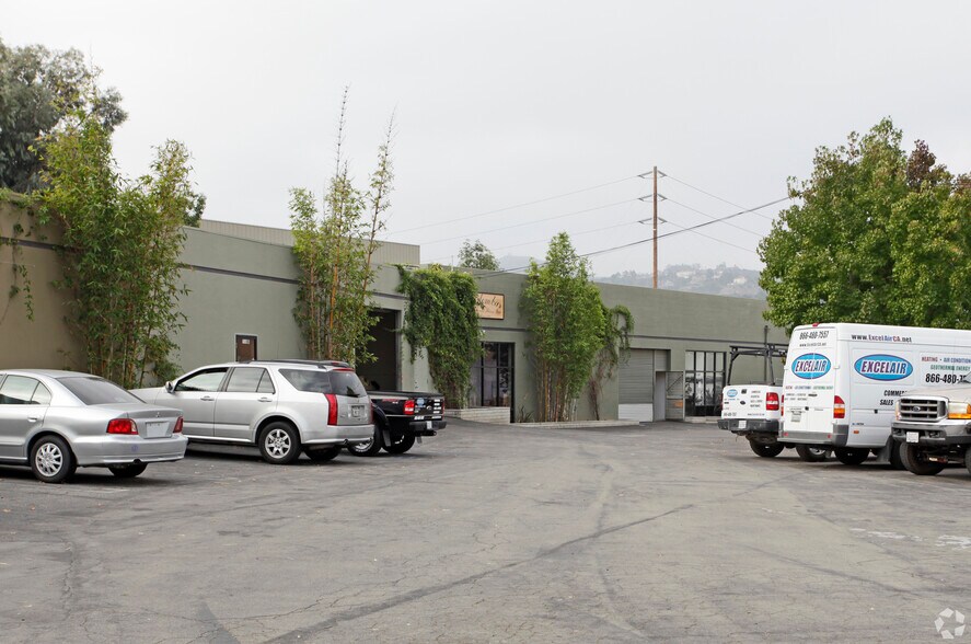 More Photos Of 530 Opper St, Escondido Manufacturing For Sale