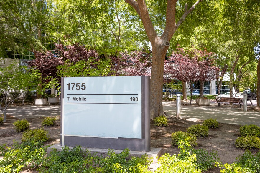 More Photos Of 1755 Creekside Oaks Dr, Sacramento Office For Lease