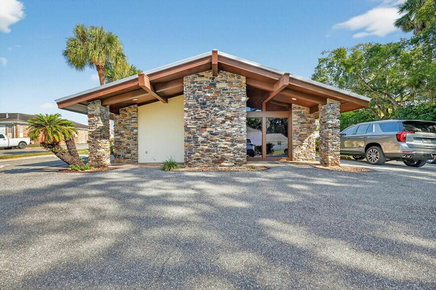 More Photos Of 1029 W Magnolia St, Leesburg Office For Sale